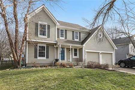 922 E Oakview St Olathe, KS 66061