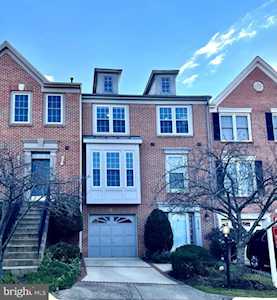 8019 Readington Ct Springfield, VA 22152