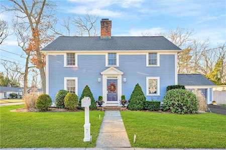 7 Massasoit Ave Pawtucket, RI 02861