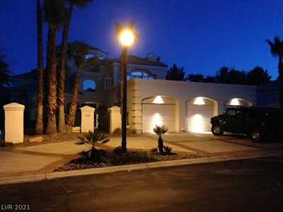 8113 Moonstone Circle Las Vegas, NV 89128