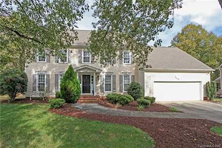 2436 Lynbridge Dr Charlotte, NC 28270