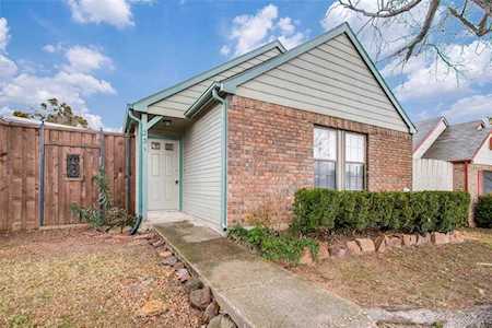 231 Teakwood Lane Lewisville, TX 75067