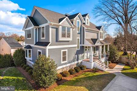 4920 18th St N Arlington, VA 22207