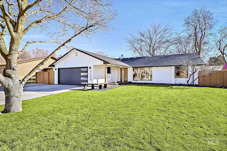 5269 W Bainbridge Drive Boise, ID 83703