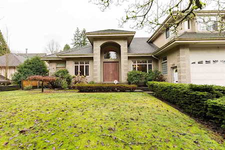 2221 Tanager Place North Vancouver, BC V7J 3R3