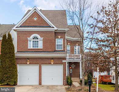 4225 Alex Ct Fairfax, VA 22030