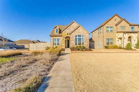 825 Parkside Drive Argyle, TX 76226