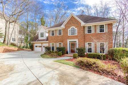 220 Shadowledge Ln Roswell, GA 30076