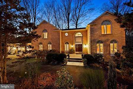 1798 Hawthorne Ridge Ct Vienna, VA 22182