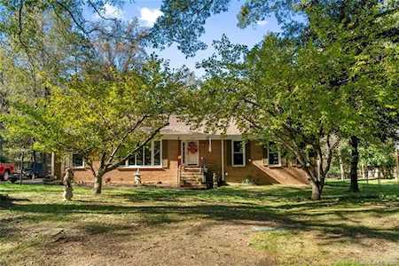 8139 Cliffside Dr Charlotte, NC 28270