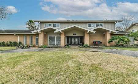 5017 Glenhaven Dr Baytown, TX 77521