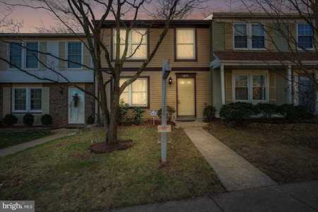 1658 Sierra Woods Dr Reston, VA 20194