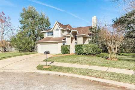 5684 Country Glen St League City, TX 77573