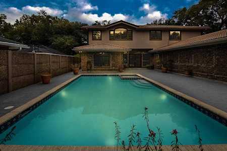 6230 Lindyann Ln Houston, TX 77008