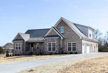 1505 Gunters Lndg Columbia, TN 38401