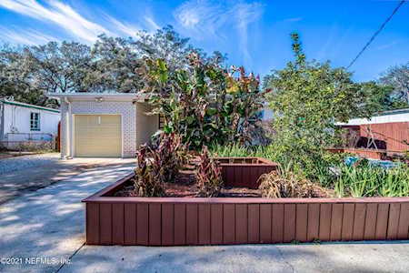 2410 Pine Summit Dr Jacksonville, FL 32211