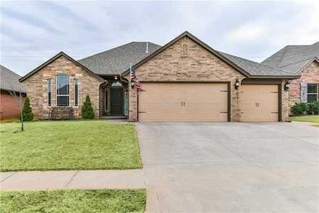 11724 SW 24th Terrace Yukon, OK 73099