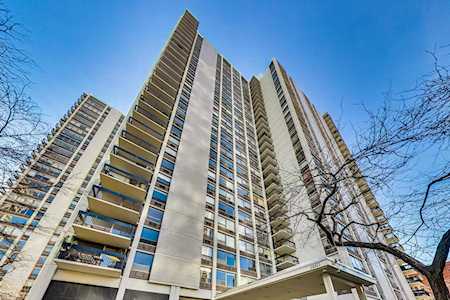 1460 N Sandburg Terrace #1711 Chicago, IL 60610