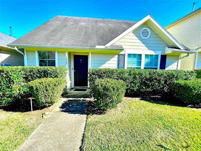 1523 Nichole Woods Dr Houston, TX 77047