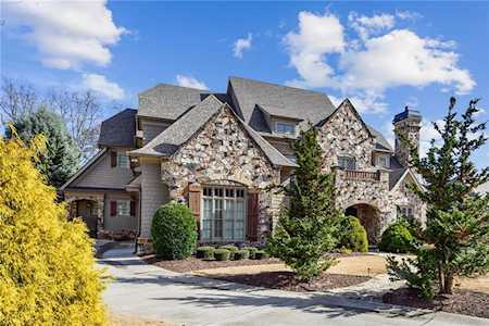27 Sherwood Ln SE Marietta, GA 30067
