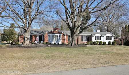 103 Spruce Ln Louisville, KY 40207