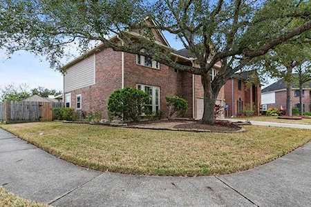 2009 Castle Dr League City, TX 77573