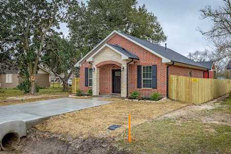 6311 Carver Ave Texas City, TX 77591