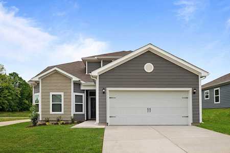 2942 Beeswax Street Columbia, TN 38401