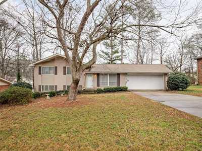 103 Parkwood Dr Stockbridge, GA 30281