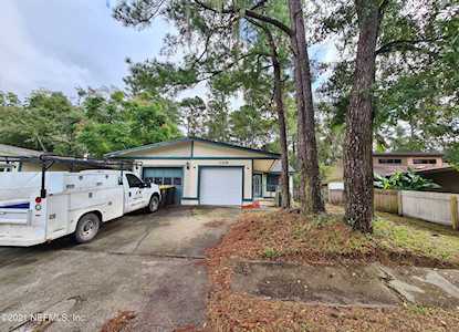 1329 Ellis Trace Dr Jacksonville, FL 32205