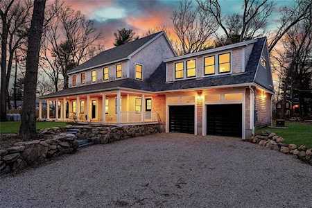 1 Lister Dr Barrington, RI 02806