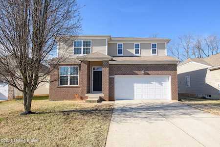 5422 Bannon Crossings Dr Louisville, KY 40218