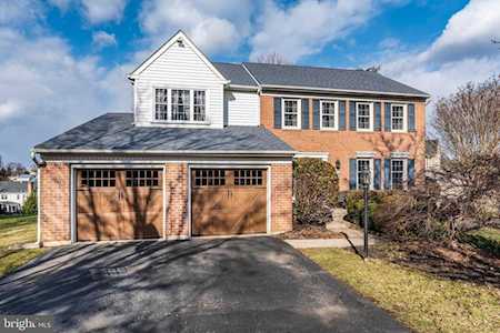 221 Cardinal Dr Conshohocken, PA 19428