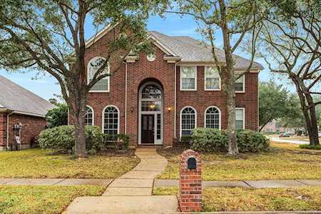 16014 Shadow Pass Trl Tomball, TX 77377
