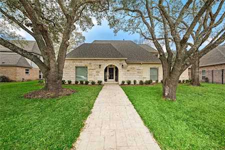 814 Silvergate Dr Houston, TX 77079