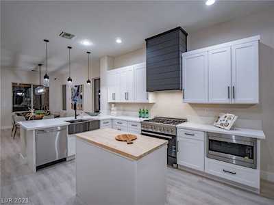 2129 Sierra Heights Dr Las Vegas, NV 89134