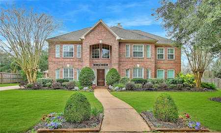 210 Laurelfield Dr Friendswood, TX 77546