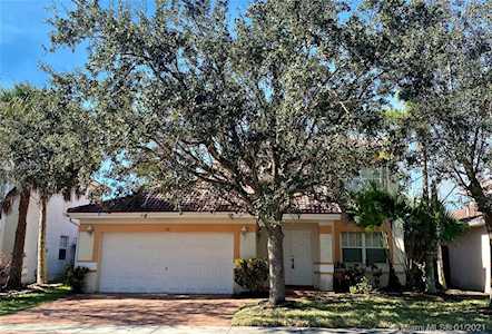 142 Gables Blvd Weston, FL 33326