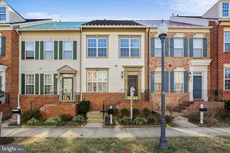 32 Golden Ash Way Gaithersburg, MD 20878