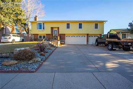 6725 Pawnee Circle Colorado Springs, CO 80915