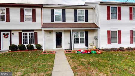 2114 Tanglewood Dr Waldorf, MD 20601