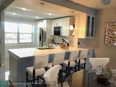 2102 Lucaya Bnd #B4 Coconut Creek, FL 33066