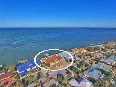 681 Key Royale Dr Holmes Beach, FL 34217