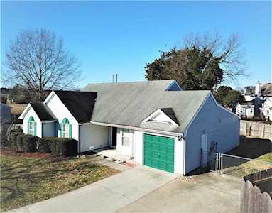 204 Rose Ash Way Chesapeake, VA 23320