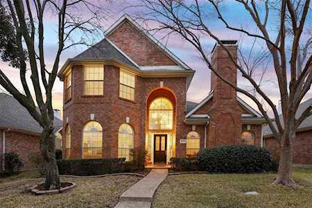 8925 Lakewood Drive Irving, TX 75063