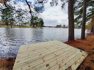 1214 Lakeview Dr Portsmouth, VA 23701