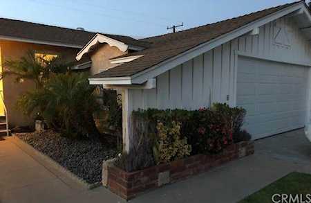 11507 215th St. Lakewood, CA 90715