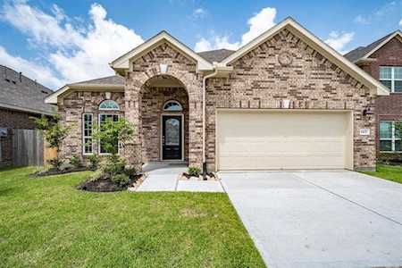 6427 Hidden Dunes Dr Baytown, TX 77521