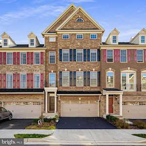 25021 Cambridge Hill Terrace Chantilly, VA 20152