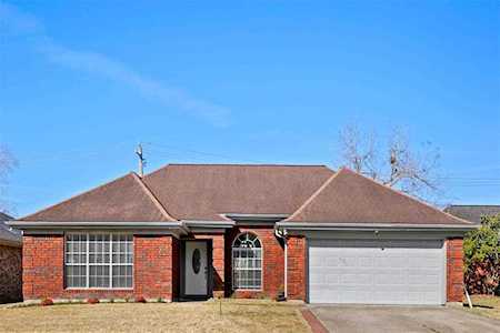 4610 Stonemede Dr Friendswood, TX 77546